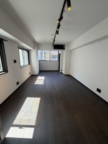 アヴァンティーク銀座一丁目の洋室