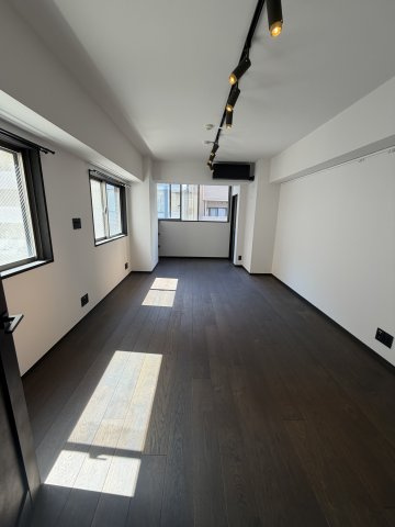 アヴァンティーク銀座一丁目の洋室