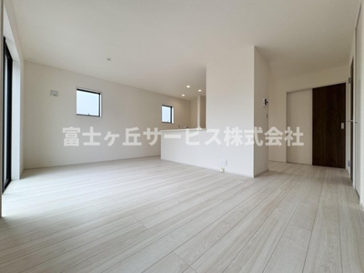 【居間・リビング】 | 静岡市清水区三保 7期 新築一戸建て 2号棟