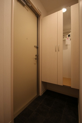 【玄関】 | D-room博多駅南 | 下駄箱もしっかりついてます！