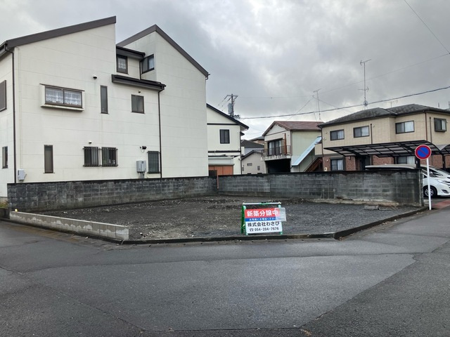 【外観】 | 静岡市葵区美川町 2期 新築一戸建て | 現在建築中の外観画像です。ご内覧は同じメーカーの完成物件へご案内いたしますので、いつでもご相談ください！