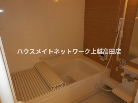 ラフィーネ姫川の浴室|追焚機能付・１坪風呂
