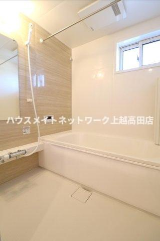 レガーロ潟町の浴室|追焚機能付・一坪風呂