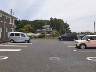 【駐車場】