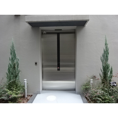 【その他】 | ザ・パークハビオ日本橋箱崎町 | サイクルポート入口