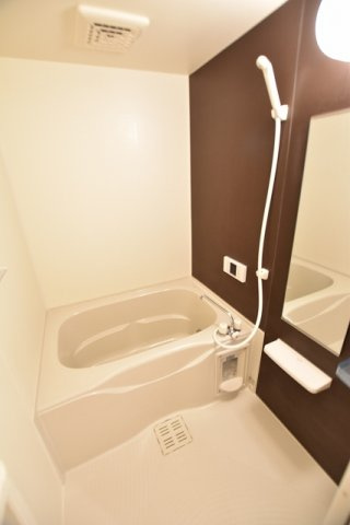 ウィステリア・Ｓの浴室