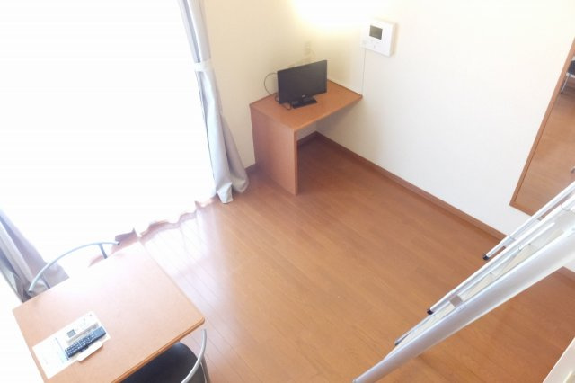 レオパレスひまわりの居間・リビング