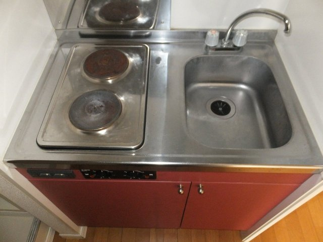 レオパレスマーブルのキッチン|２口電気コンロ