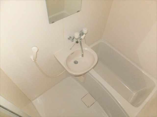 レオパレスマーブルの浴室