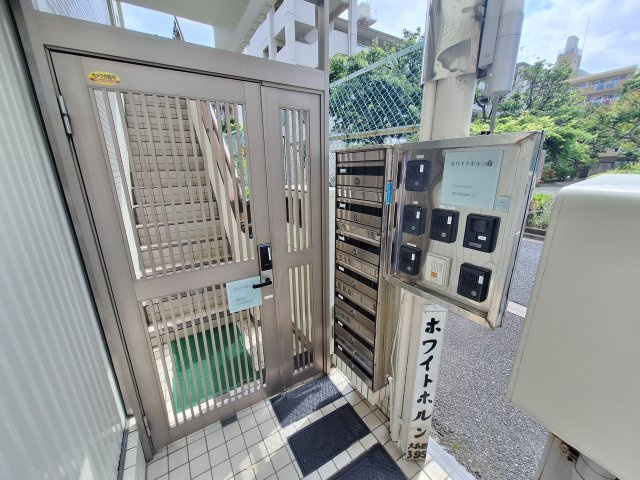 ホワイトホルンのエントランス