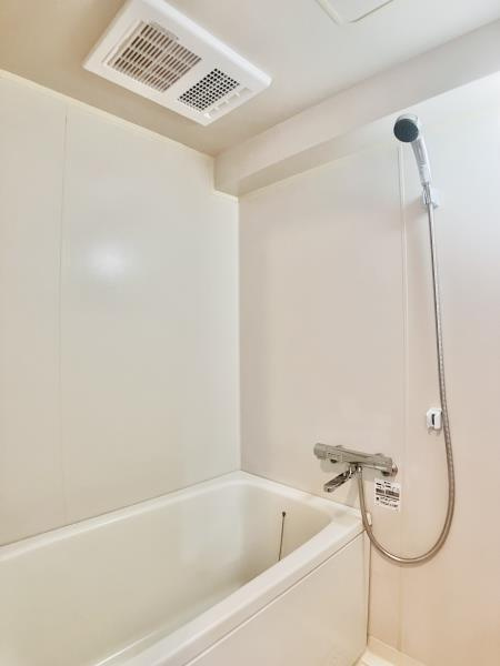 クレールメゾン左門町の浴室