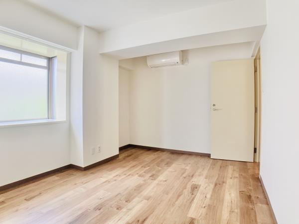 クレールメゾン左門町の居間・リビング