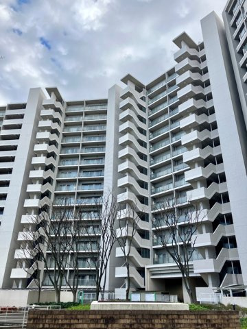 東京サーハウスセンターポートの外観