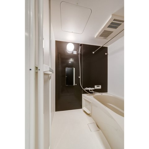 プラス新宿の内装