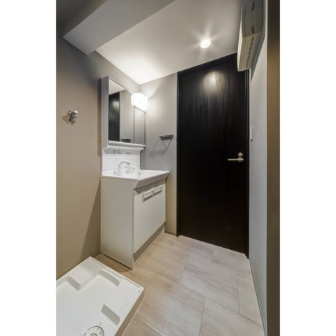 プラス新宿の内装