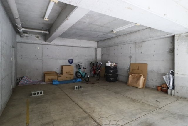 東雪谷４丁目住宅の駐車場