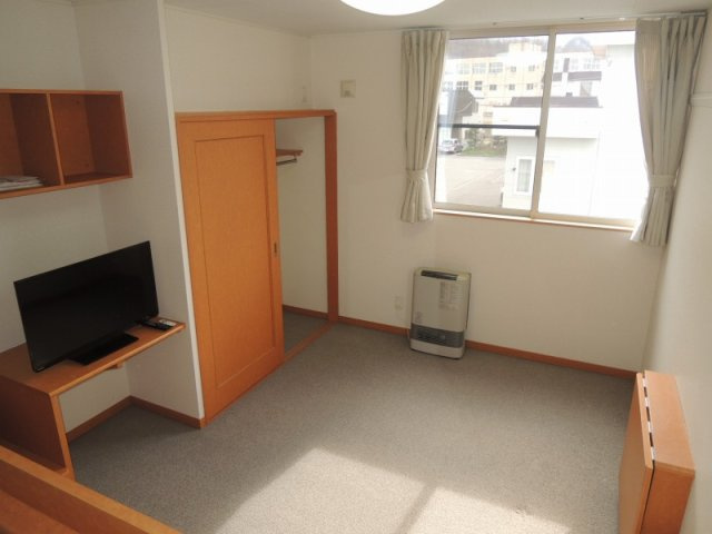 レオパレスライヤの居間・リビング