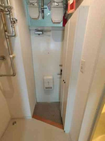 レオパレス南郷７丁目第１４の玄関