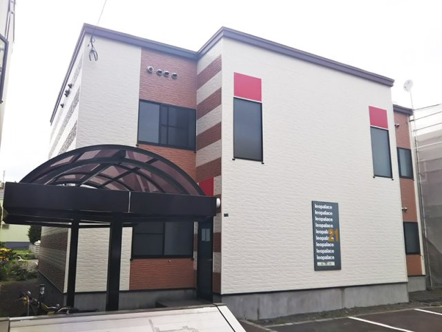 レオパレス美香保の外観