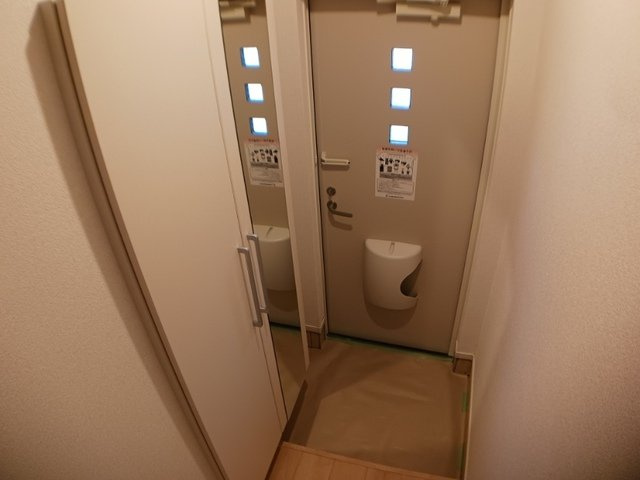 ルミウスＤの玄関