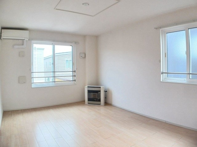 ルミウスＤの居間・リビング