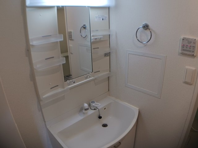 ルミウスＤの洗面所