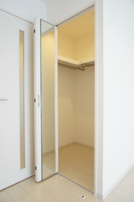 リブリ・八幡の収納