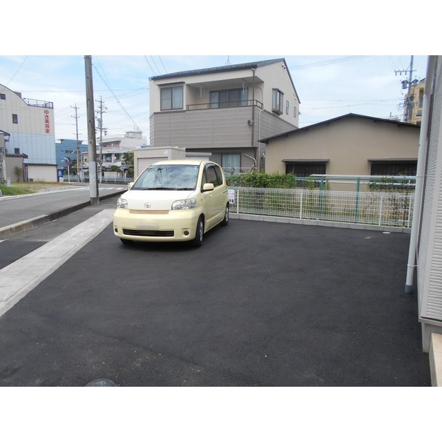 岐阜市島栄町２丁目の一戸建ての駐車場|西棟駐車場