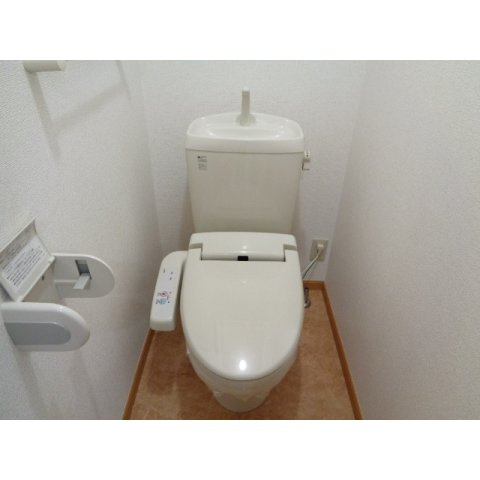 プラシード・コルソＣのトイレ|温水洗浄暖房便座