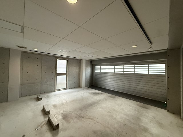 苦楽園一番町戸建の駐車場