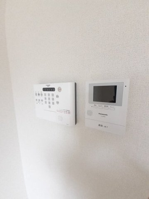 【セキュリティ】 | ベルフォーノ | モニター付きインターホンです