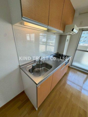 扇町亀甲マンションのキッチン|コンパクトなキッチンで掃除もラクラク