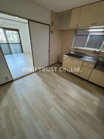 AKビルの居間・リビング|ゆったり過ごせる居間です