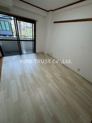 AKビルの居間・リビング|ゆったりとした居間です