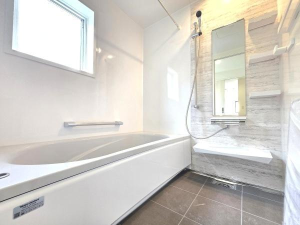 横浜市港北区綱島西４丁目の新築一戸建の内観：施工例|同仕様の浴室です。
広々としたバスルームで一日の疲れを癒して下さい。
もちろん浴室換気乾燥暖房機付きです。