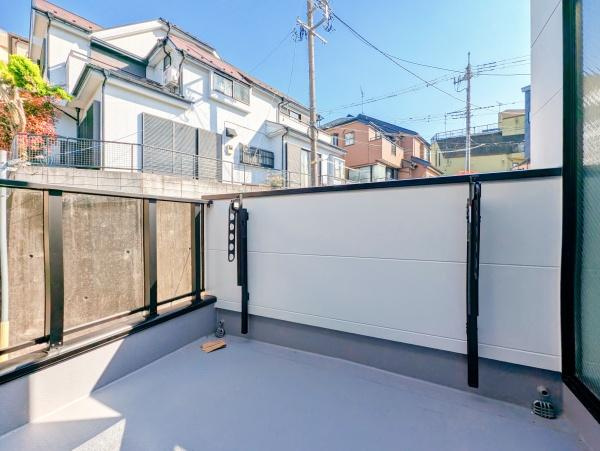 横浜市神奈川区西寺尾３丁目の新築一戸建のバルコニー|陽当り良好のバルコニー！
風通しもよく気持ちいいです