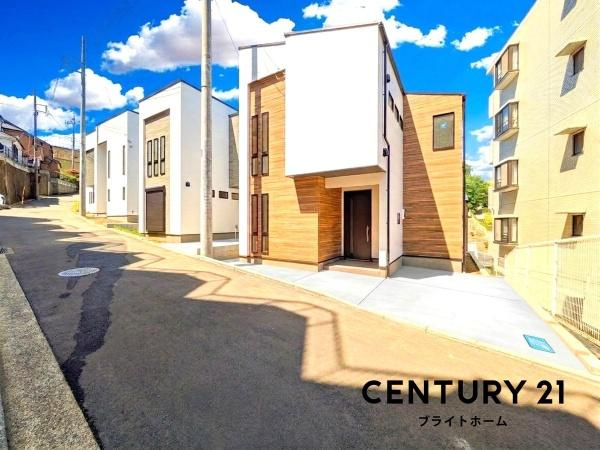 横浜市神奈川区西寺尾３丁目の新築一戸建の前面道路含む現地写真|車通りが少ない為、小さなお子様にも安心です。
是非一度、現地へ起こしください。