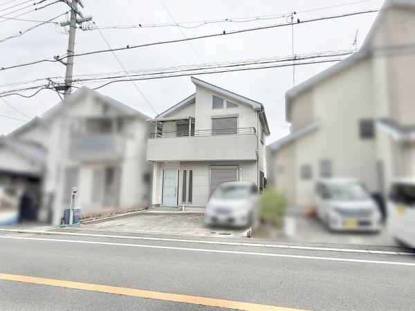 【前面道路含む現地写真】 | 休日にはご家族連れで賑わうショッピングモールで、お買い物もお食事も楽しめます♪