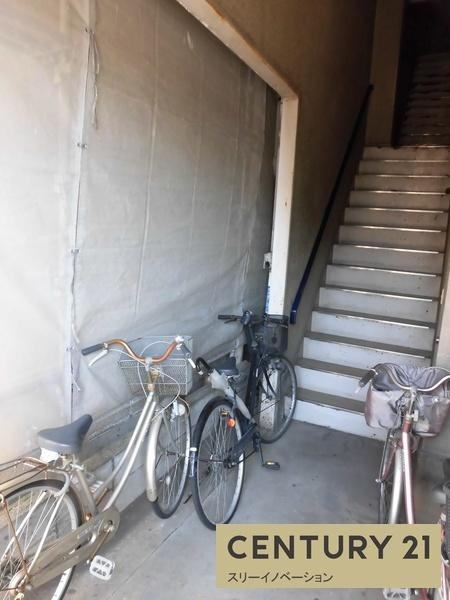 紀洋木材ビルのエントランス|★外観です★