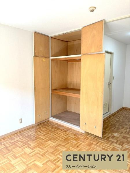 紀洋木材ビルの収納