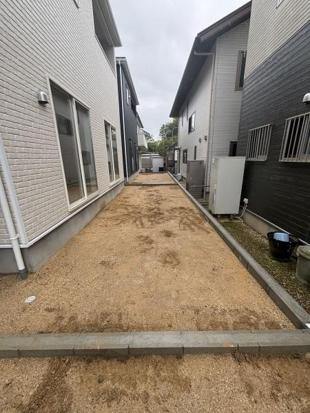 蒲郡市大塚町第13　全3棟・2号棟の庭|ウッドデッキやBBQ。想像が膨らむお庭