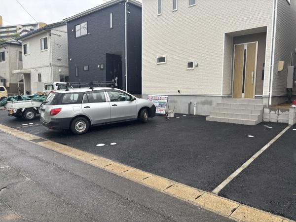 蒲郡市大塚町第13　全3棟・2号棟の駐車場|３台駐車できます