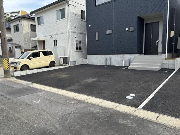 蒲郡市大塚町第13　全3棟・3号棟の駐車場|３台駐車できます