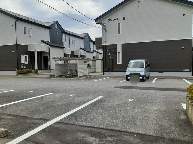 アムールＢ棟の駐車場|駐車場です