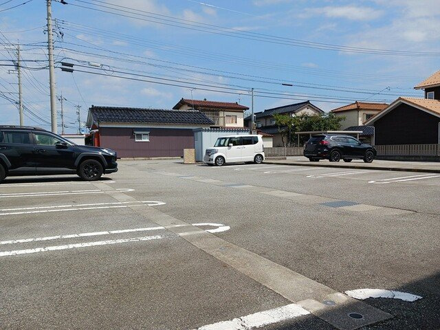 アルモニーＡの駐車場|駐車場があるので、車を買う予定の方も安心です