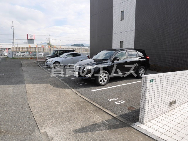 【駐車場】 | トゥリートップ | トゥリートップの駐車場