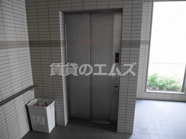 【設備】 | トゥリートップ | トゥリートップのエレベーター