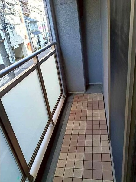 ルピナス泉のバルコニー