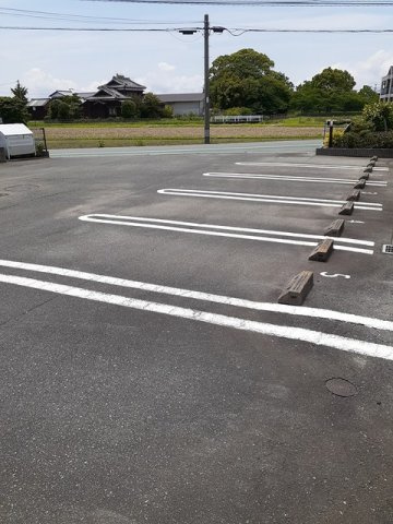 サニ－カ－サの駐車場