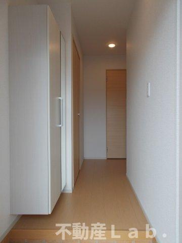 グレイス・ブリアンの玄関